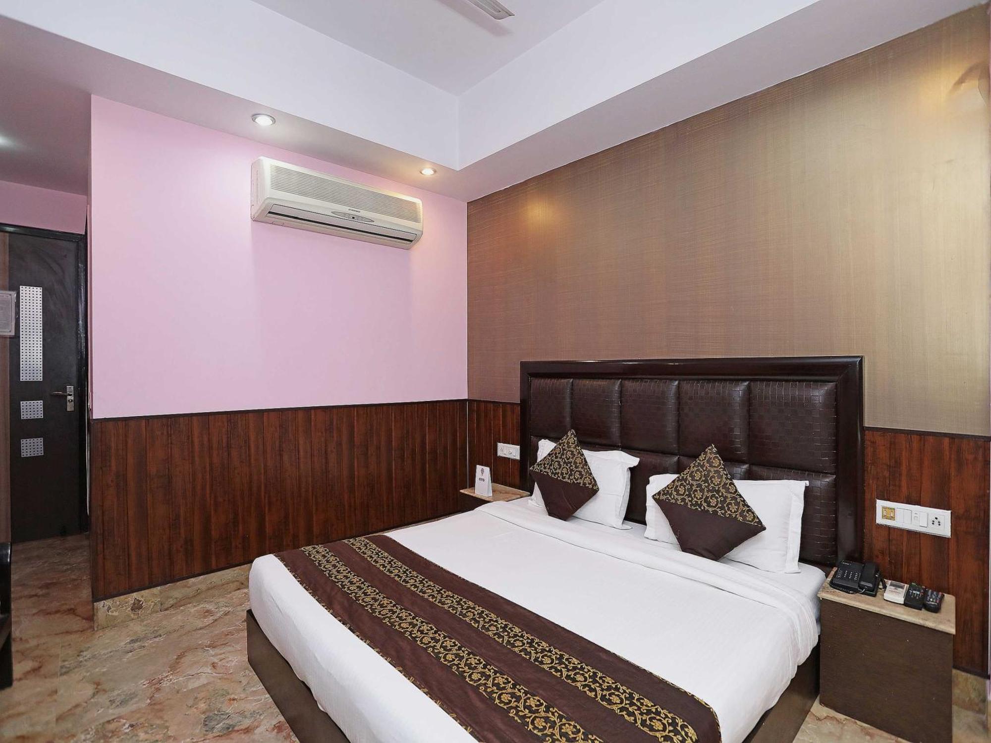 דלהי Oyo Hotel Vedas Heritage מראה חיצוני תמונה