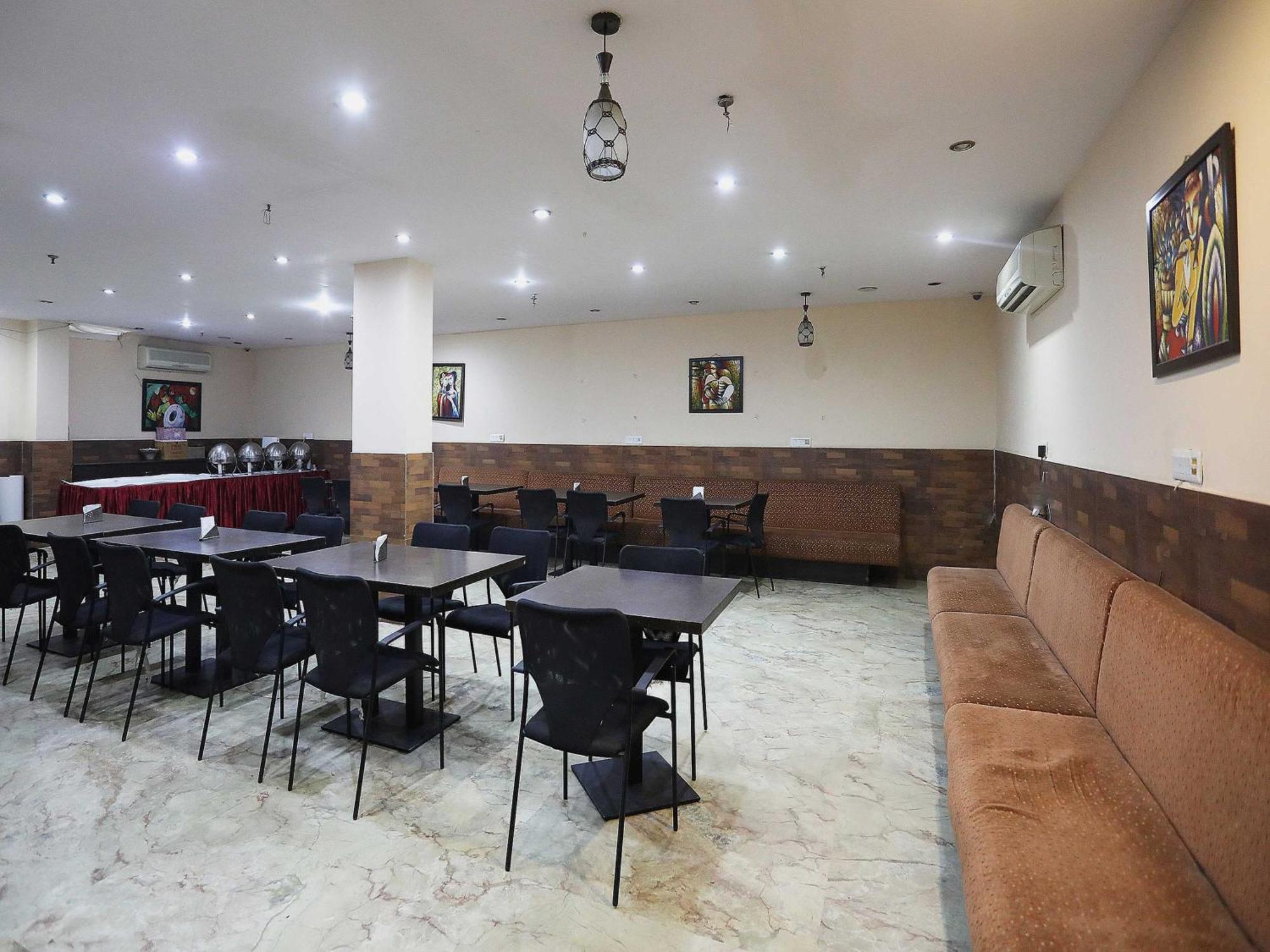 דלהי Oyo Hotel Vedas Heritage מראה חיצוני תמונה