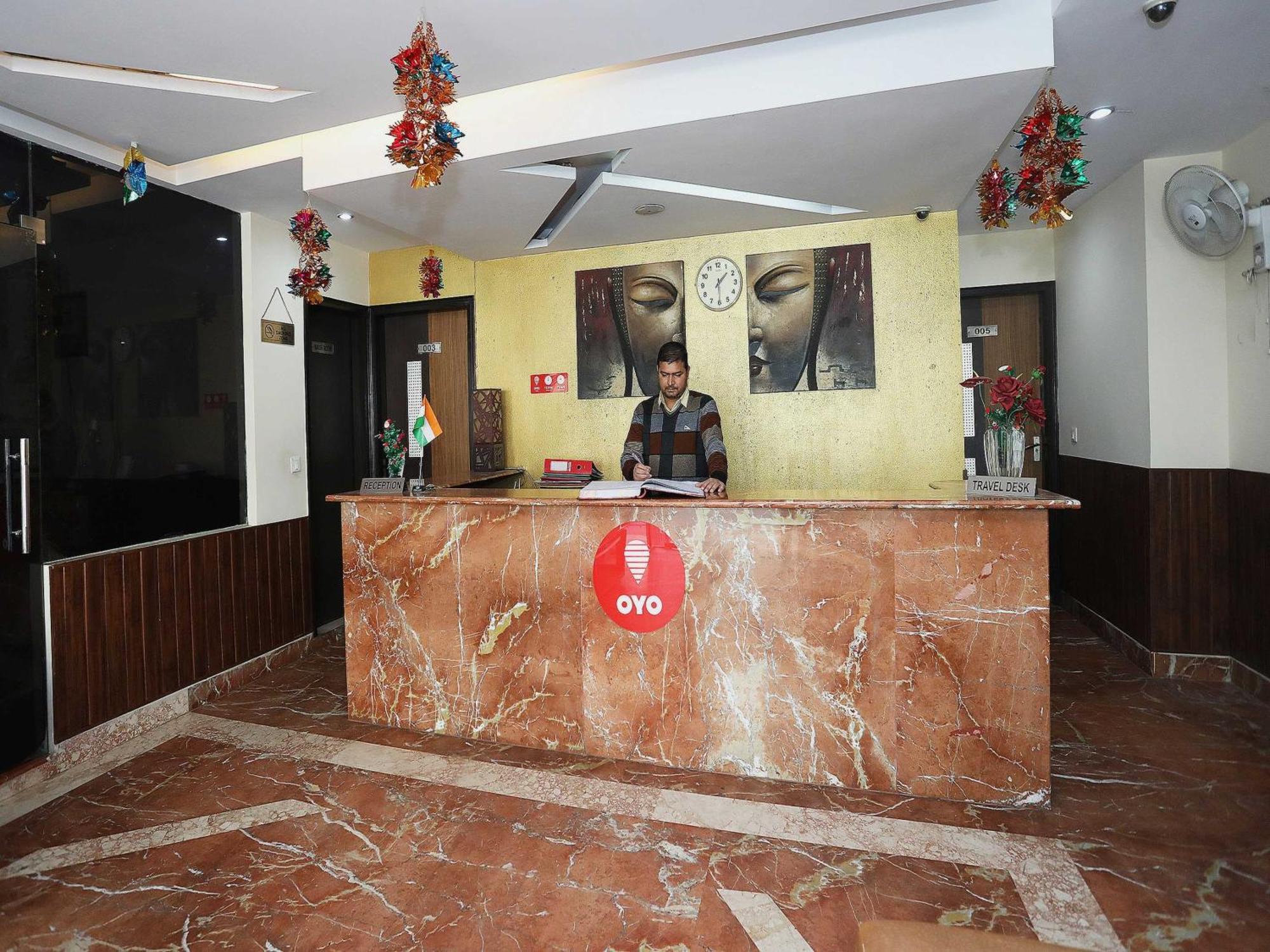 דלהי Oyo Hotel Vedas Heritage מראה חיצוני תמונה
