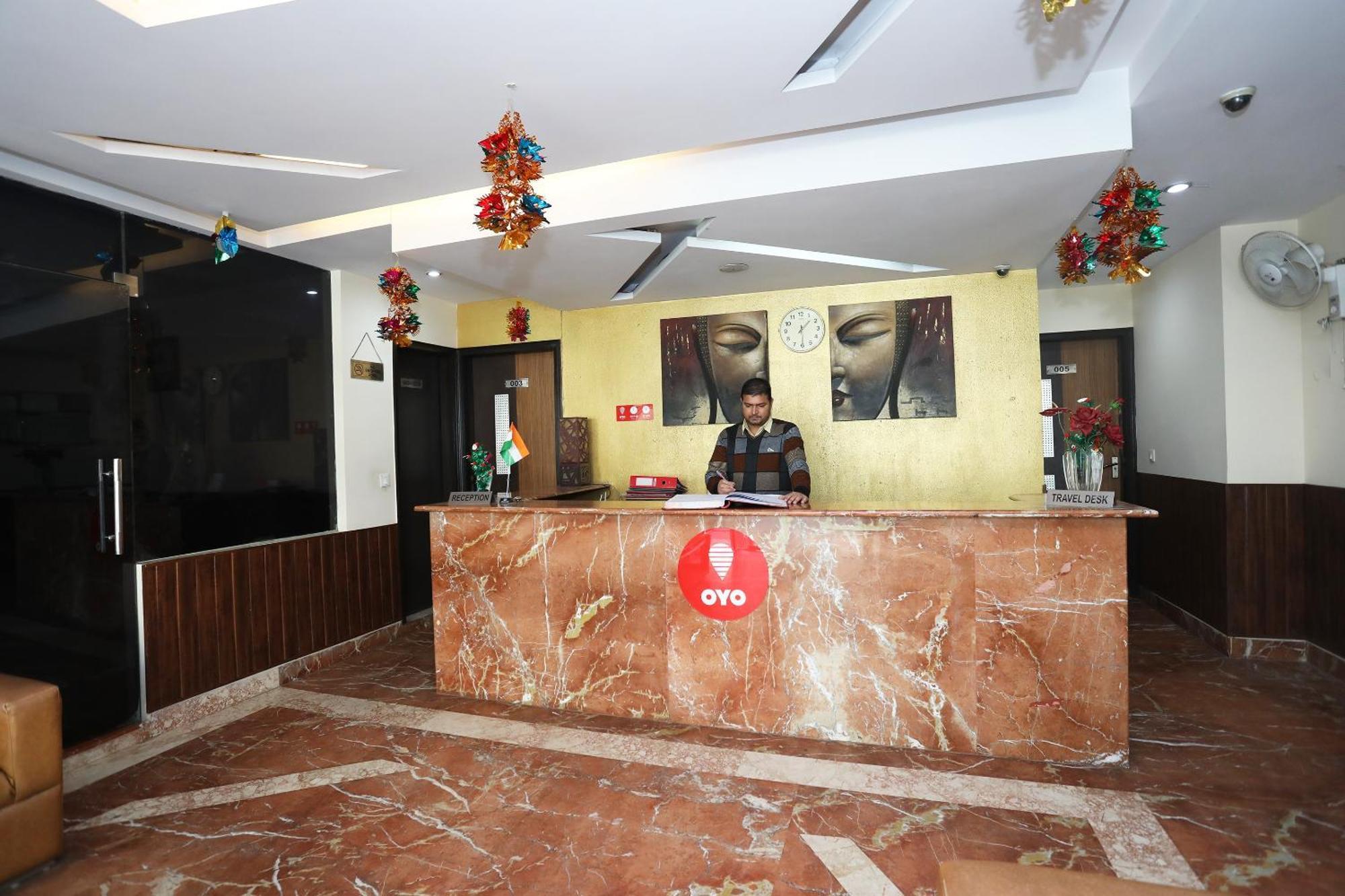 דלהי Oyo Hotel Vedas Heritage מראה חיצוני תמונה