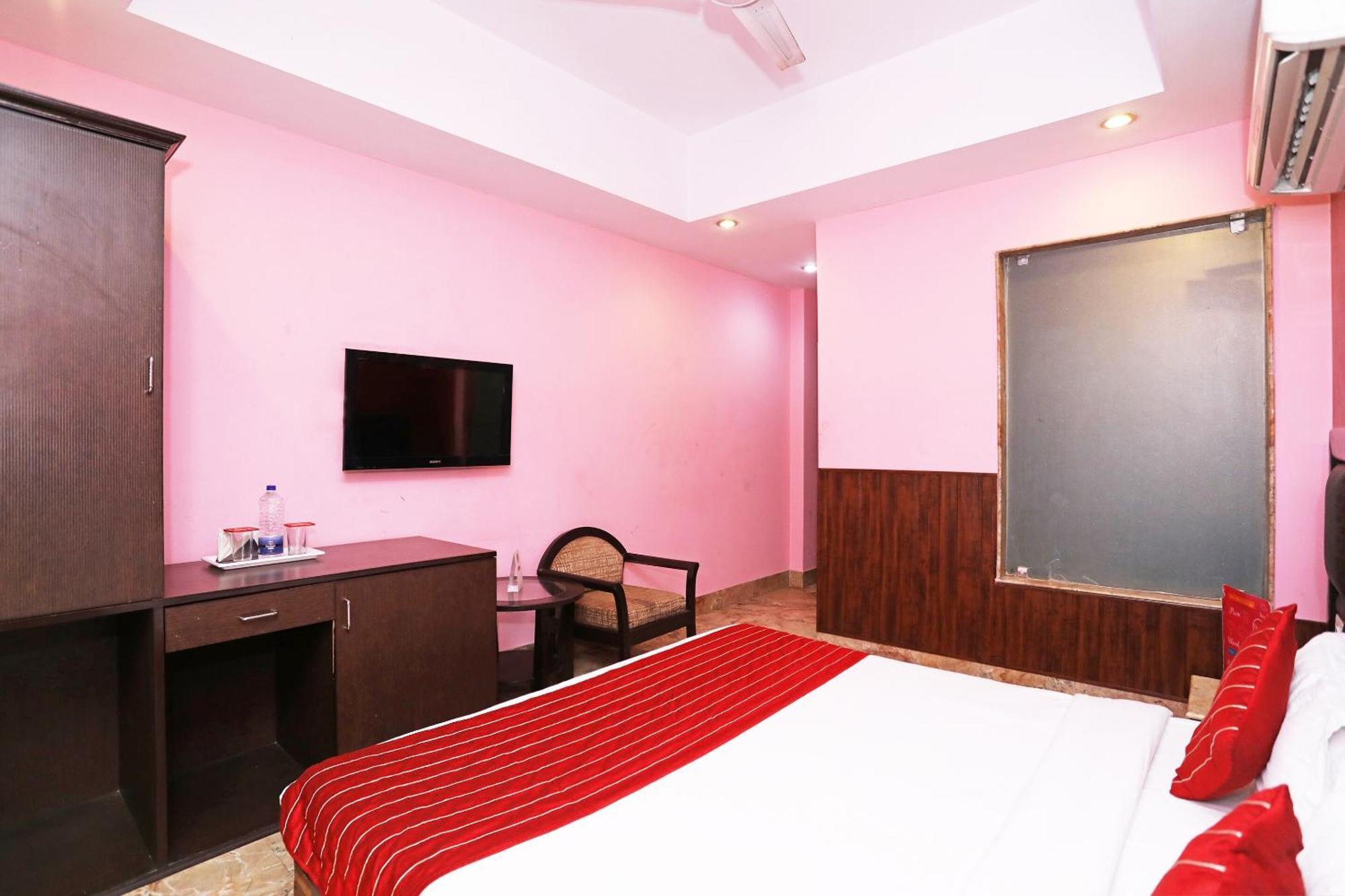 דלהי Oyo Hotel Vedas Heritage מראה חיצוני תמונה